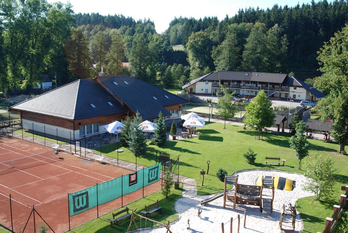 Tx Hotel Hostinné Zewnętrze zdjęcie